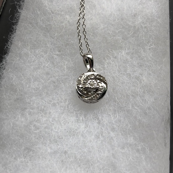 SS DIAMOND SWIRL PENDANT - Picture 2 of 3